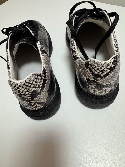 Vand sneakers alb negru