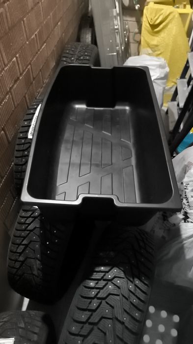 Ванночка на hongqi e-qm5