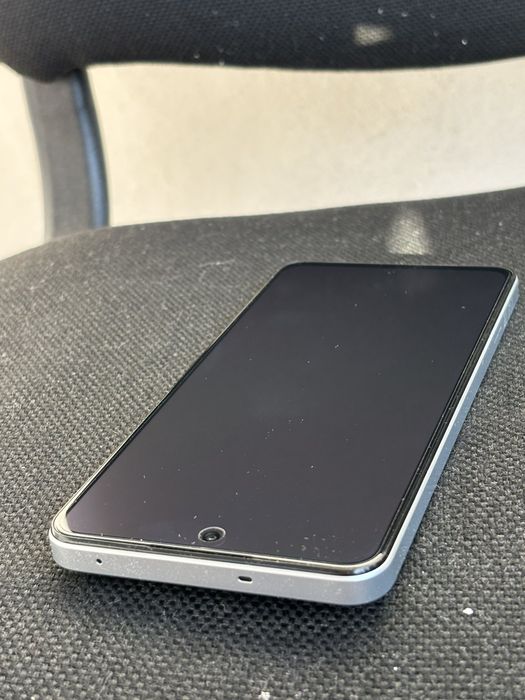 ЧИСТО НОВ Realme 14 5G – 8GB RAM / 256GB – САМО 200 €!