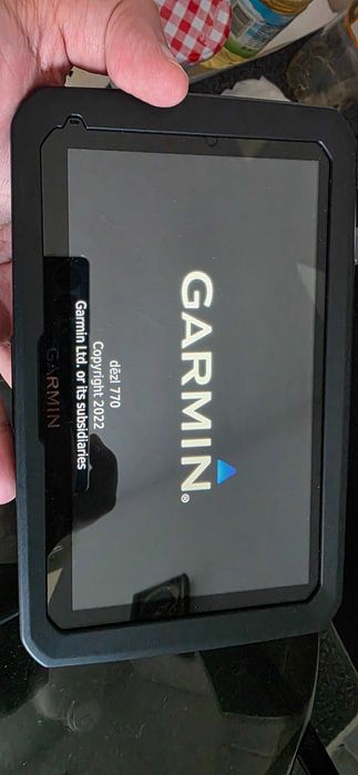 Навигация за камион Garmin Dezl 770 7 инча карти за цяла Европа и Турция пълен комплект