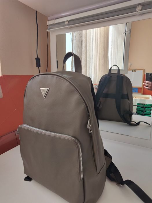 GUESS - кафява раница с подарък портмоне на Louis Vuitton (за монети)