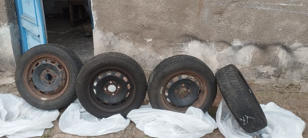 Jante tabla originale cu cauciucuri m+s Ford fiesta
