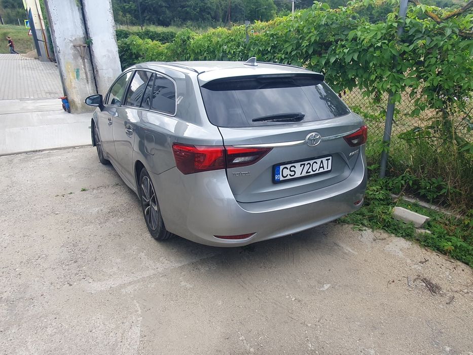 Toyota avensis 2015