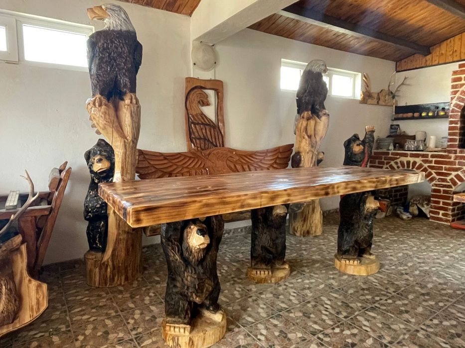 Confectionam o gama larga de sculpturi din lemn