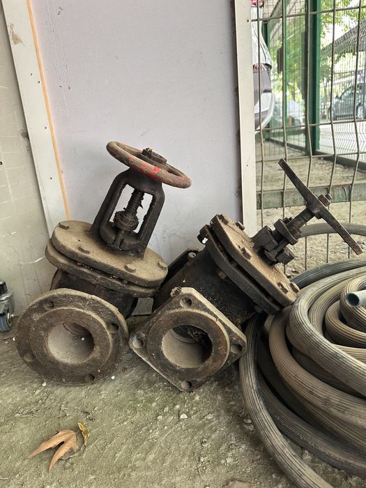 Задвижка 2 шт б/у