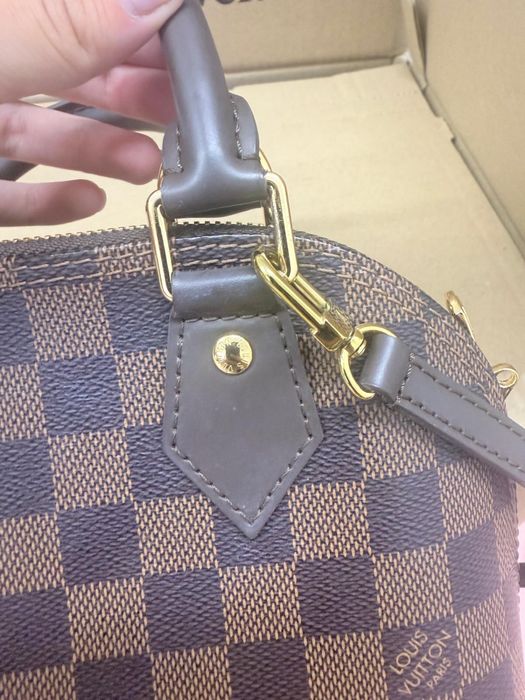 Vand geanta louis vuitton alma bb