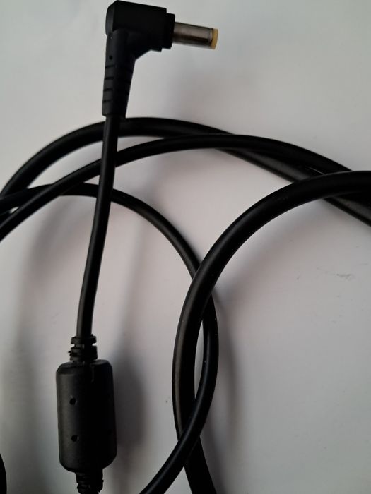 Зарядно за лаптоп