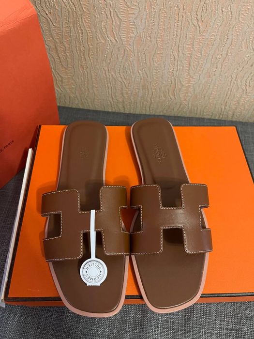 Срочно Hermes шлепка продается