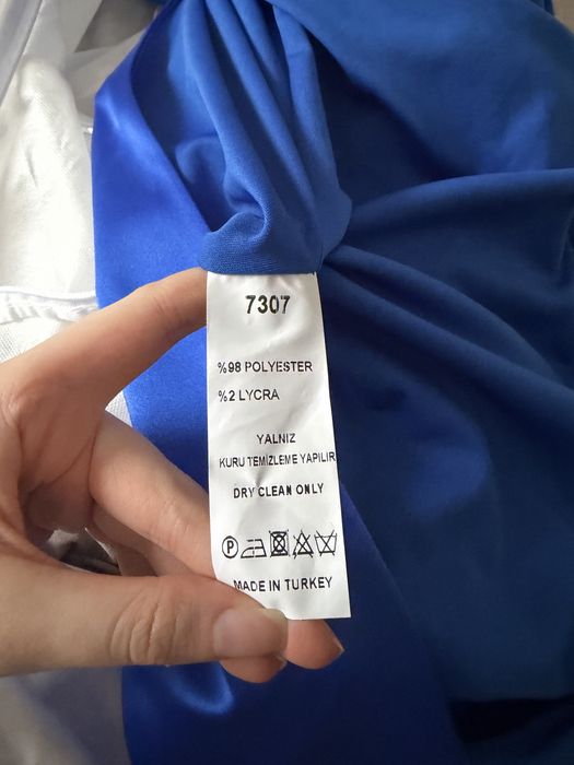 Продам вечернее платье синего цвета