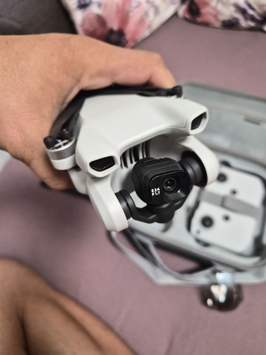 DJI Mini 3  ..НОВ с Гаранция.. + комплект филтри, чанта и интелигентно зарядно