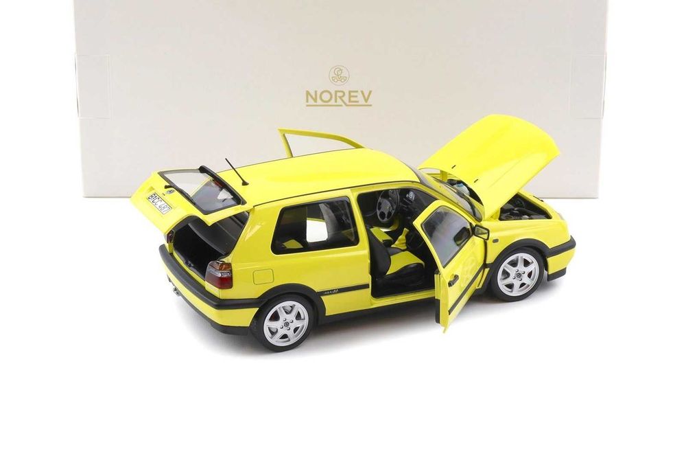 Macheta Volkswagen Golf GTI 1994 Color Concept (Mk3) 1:18 Norev