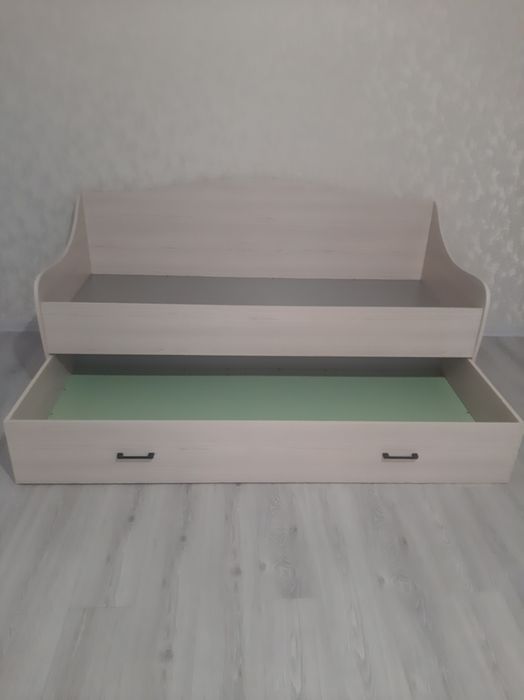 кровать продам двухместную