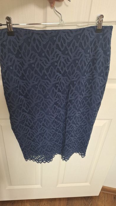 Пола тип молив от дантела H&m