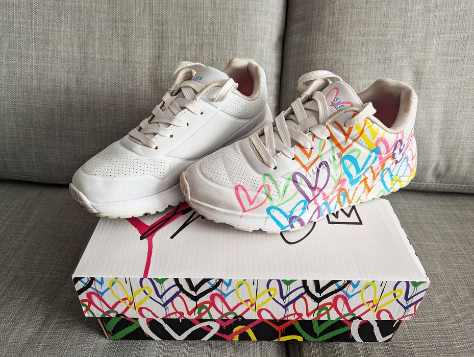 Skechers Spread The Love