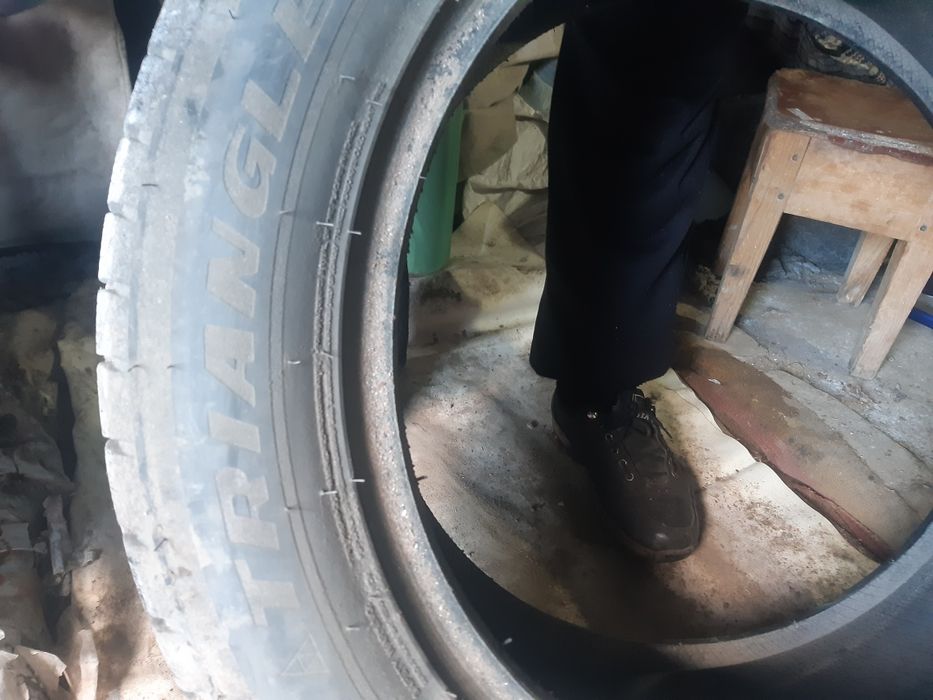 Продам шины R20 triangle