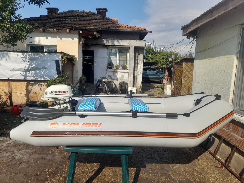 Лодка колибри 2.80 Двигател джонсън 2.5 четлитактов