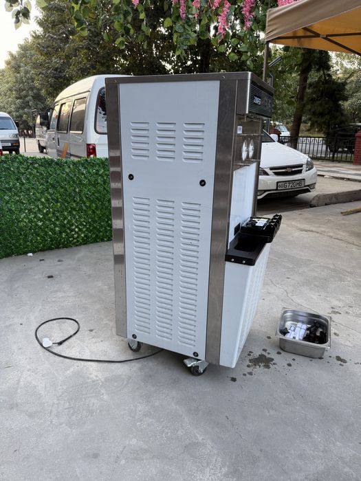 Апарат мороженое учун 220v кучланишда ишледи  олиб ишлатишга тайор
