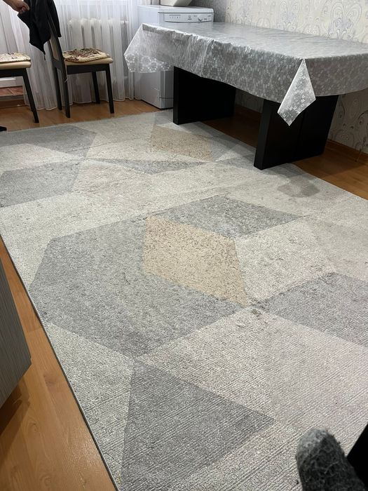 Продам ковёр  200х300