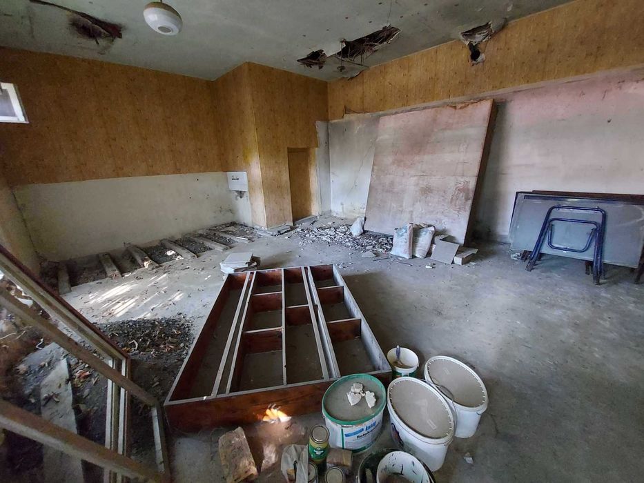 Търговски комплекс, с.Руец