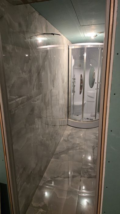 Renovări totale parchet,gresie,faianță,glet,rigips,var montaj uși