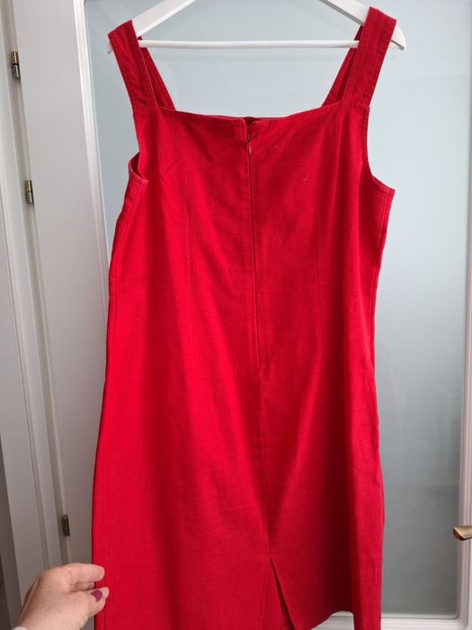 Compleu rosu din in cu sarafan si jacheta