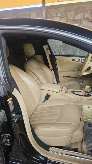 Месредес CLS 550 с водительям