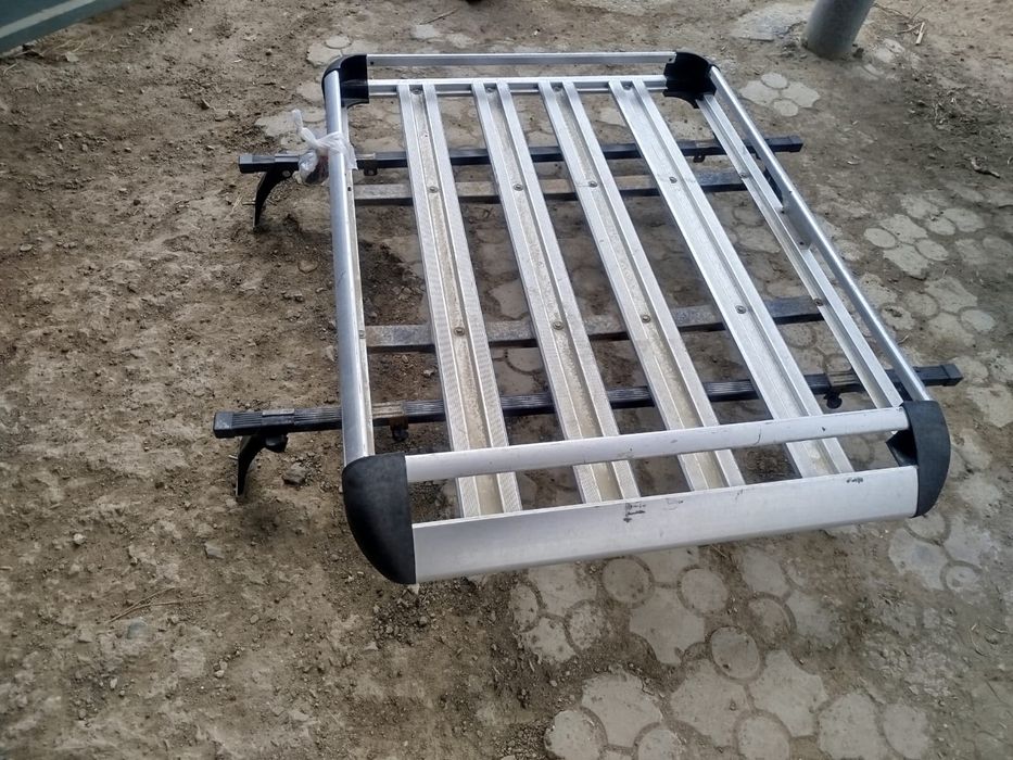 Багажник на крышу автомобиля