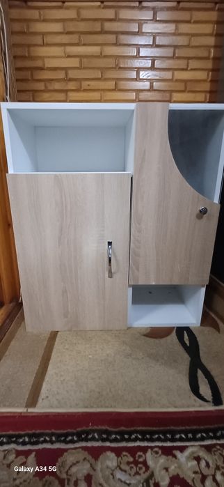 Vând dulap de bucătărie suspendat