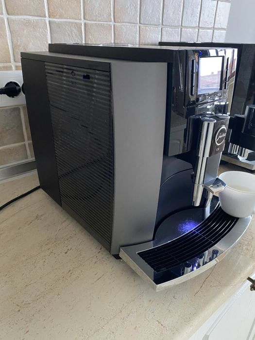 Кафемашина Jira E8