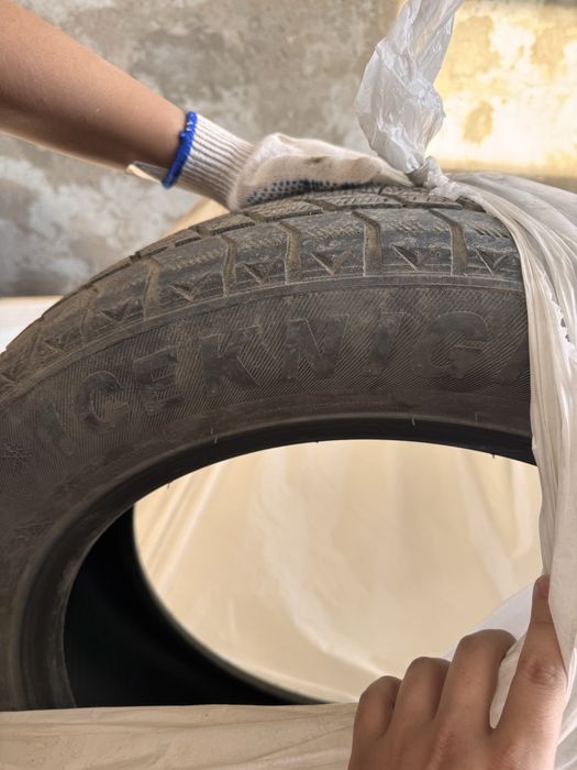 Продается шины зимние 285/50r20
