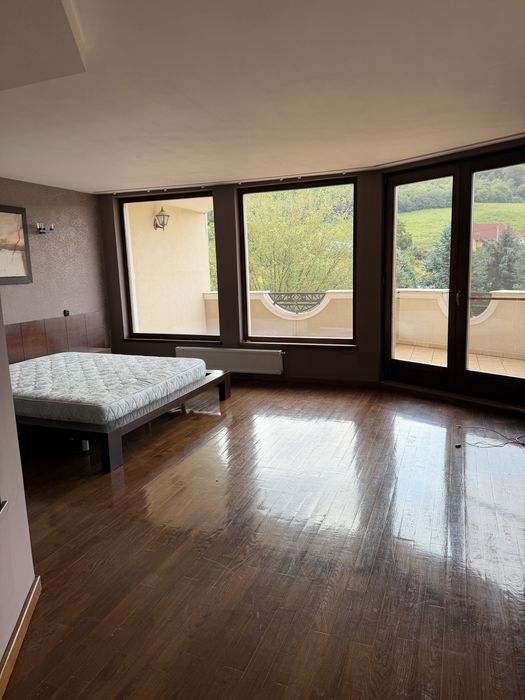 vand sau inchiriez casa in SANGEORGIU DE MURES