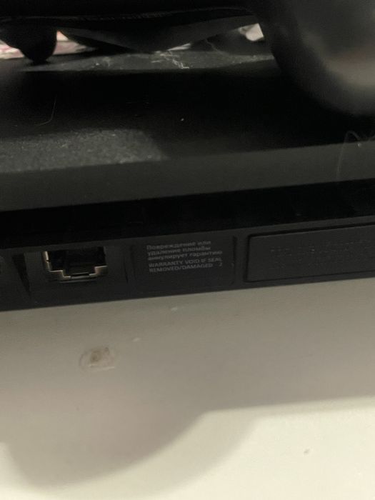 Playstation 4 slim 2 геймпада