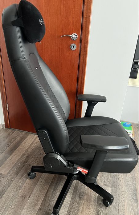 Стол noblechairs еко кожа черен