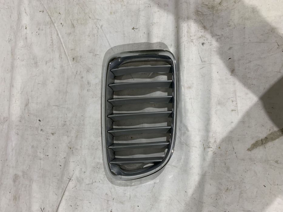 Grila radiator (nara) dreapta BMW X1, E84, 2009, 2010, 2011, 2012, 2013, 2014, cod origine OE 51112993308.
