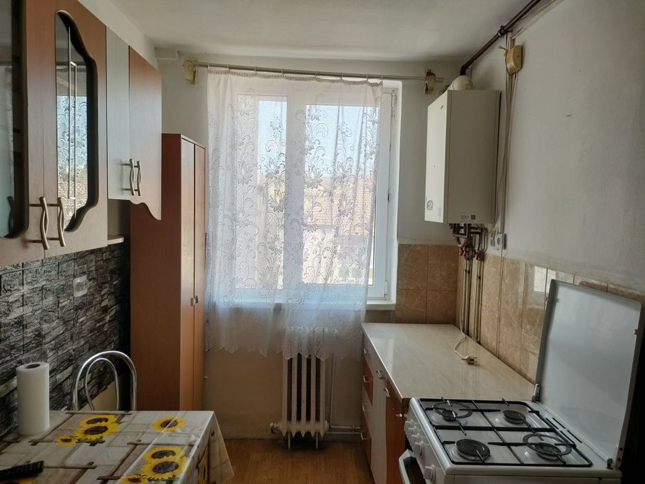 Proprietar închiriez apartament cu 2 camere decomandate, zona Rahovei
