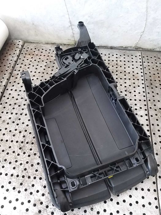 Capac cotiera bmw seria 5 f11 1600085