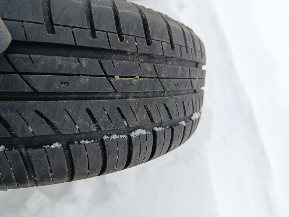 Продам летнюю резину с дисками