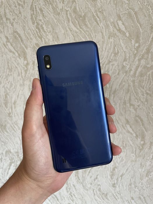 Продам Samsung A10.