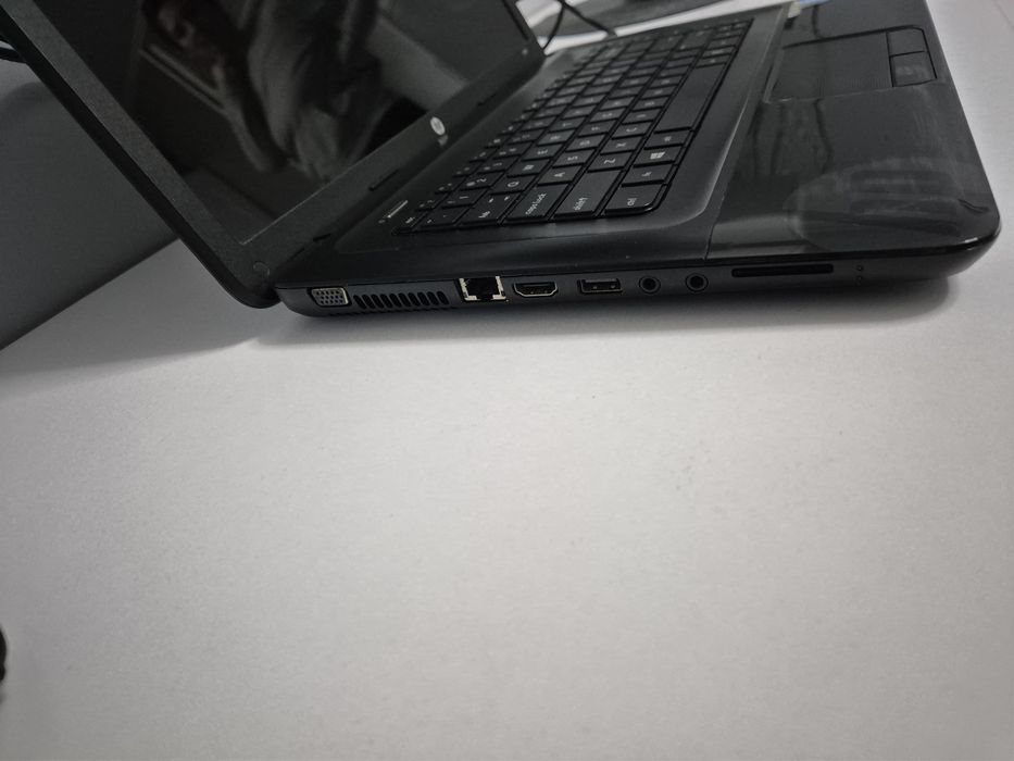 Laptop HP 2000 .