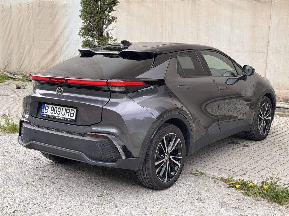 Toyota CHR Exclusive 1.8 Hybrid 140cp 2025 usor avariat