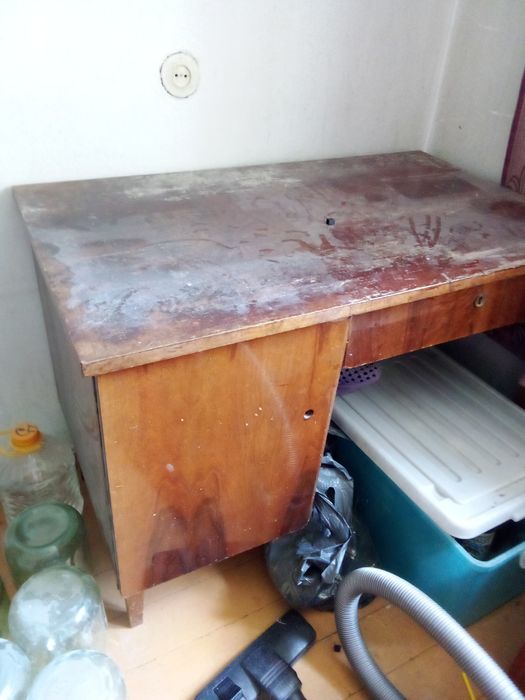 Стол деревянный орех