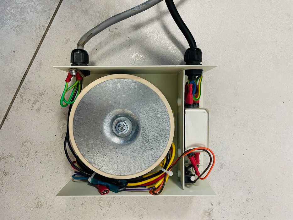 Transformator 220V-240V/48V, 330VA.