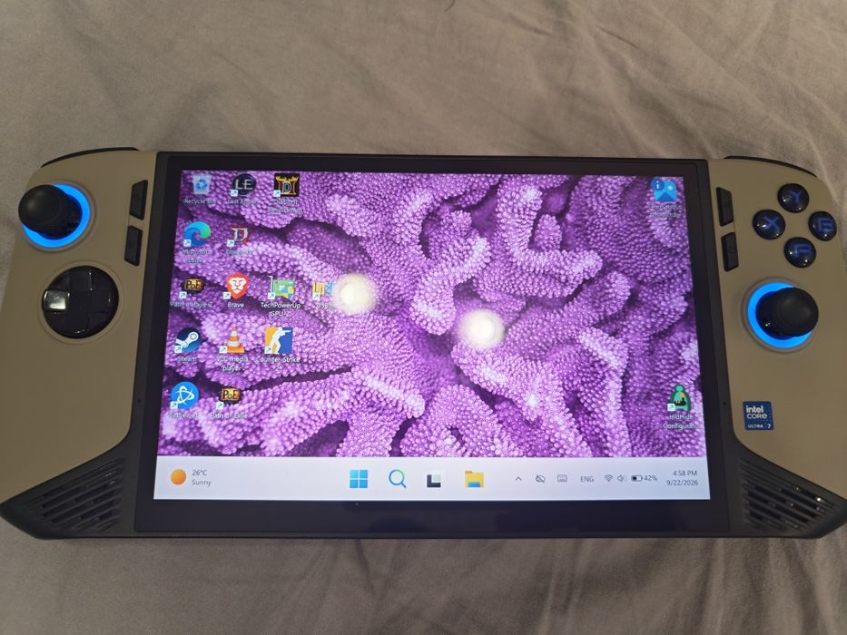 Продавам Msi claw 8 ai+ handheld