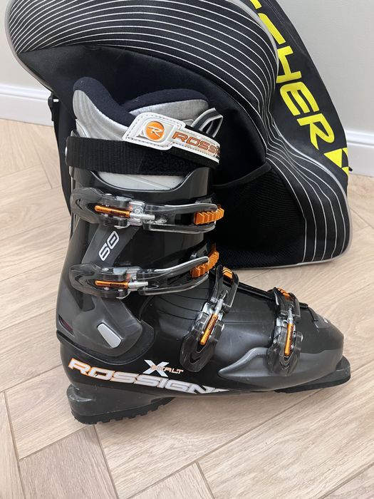 Продам лыжи горные и ботинки