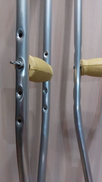 Продам костыли за 10 000т