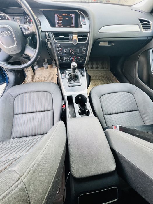 Vând Audi A4 B8 2012 Albastru 160cp