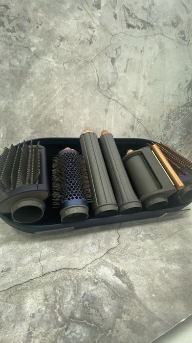 Продам фен Dyson Дайсон