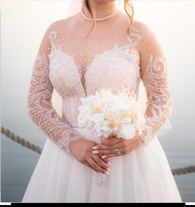 Rochie de  mireasa, mărimea M cu corset reglabil .