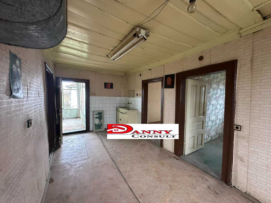 Къща за продажба в с. Ресен