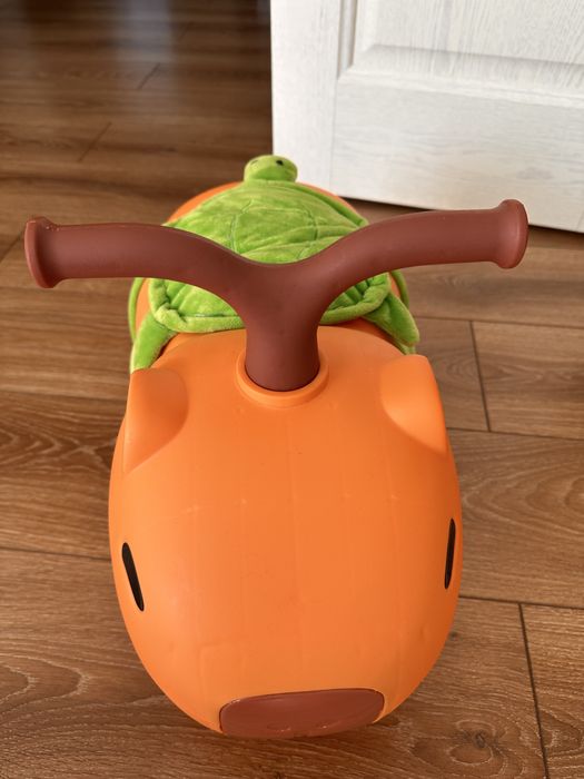 Капибара на колесиках